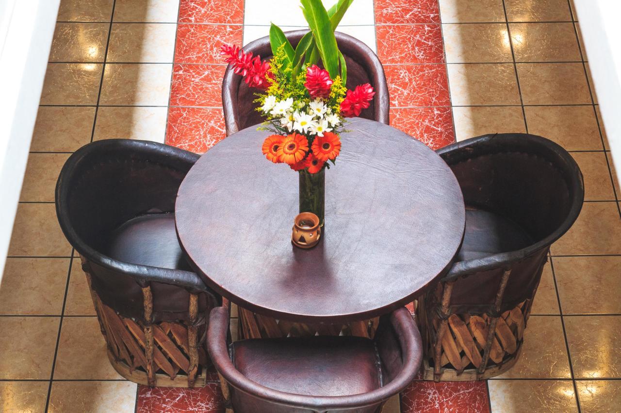 אנטיגואה גואטמלה Hotel Casa Santa Lucia מראה חיצוני תמונה